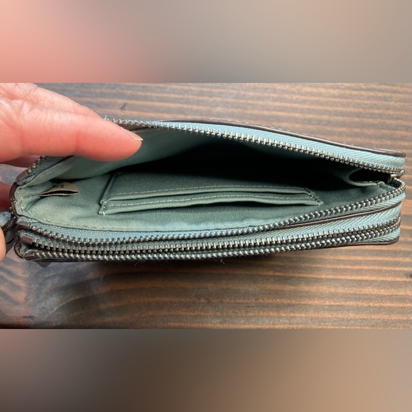 COACH double corner zip wristlet, gray - Picture 4 of 9